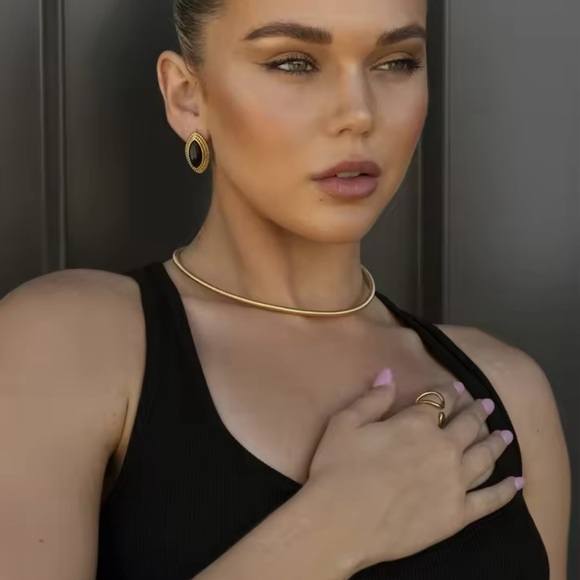 Vintage Oval Studs - Picture 3 of 3